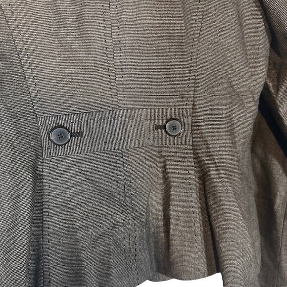 Halogen Gray Tailored Notched Collar 4 Button Blazer Jacket Women Sz 2P - Picture 8 of 10